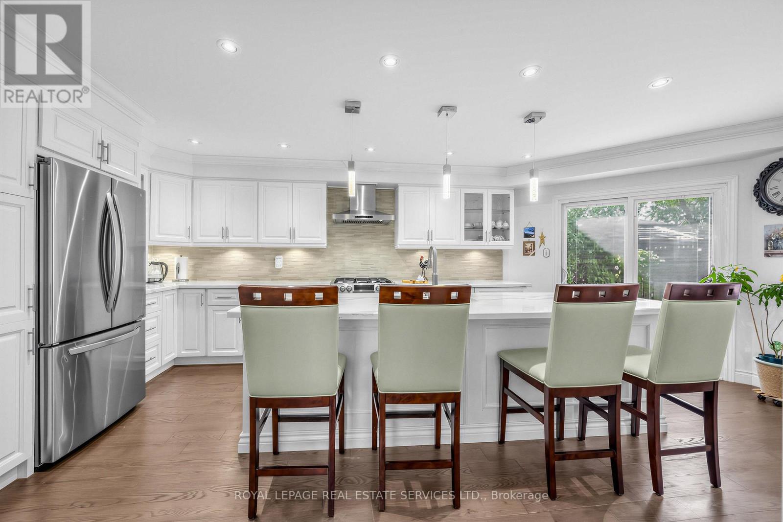 4024 RUSHTON CRESCENT - 13