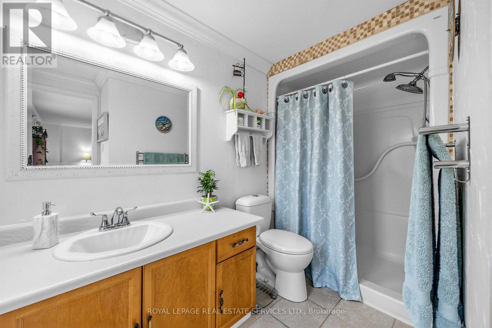 4024 RUSHTON CRESCENT - 24
