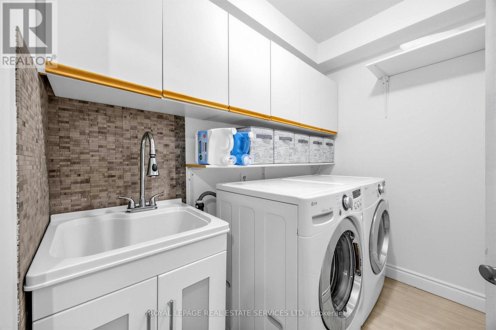 4024 RUSHTON CRESCENT - 6