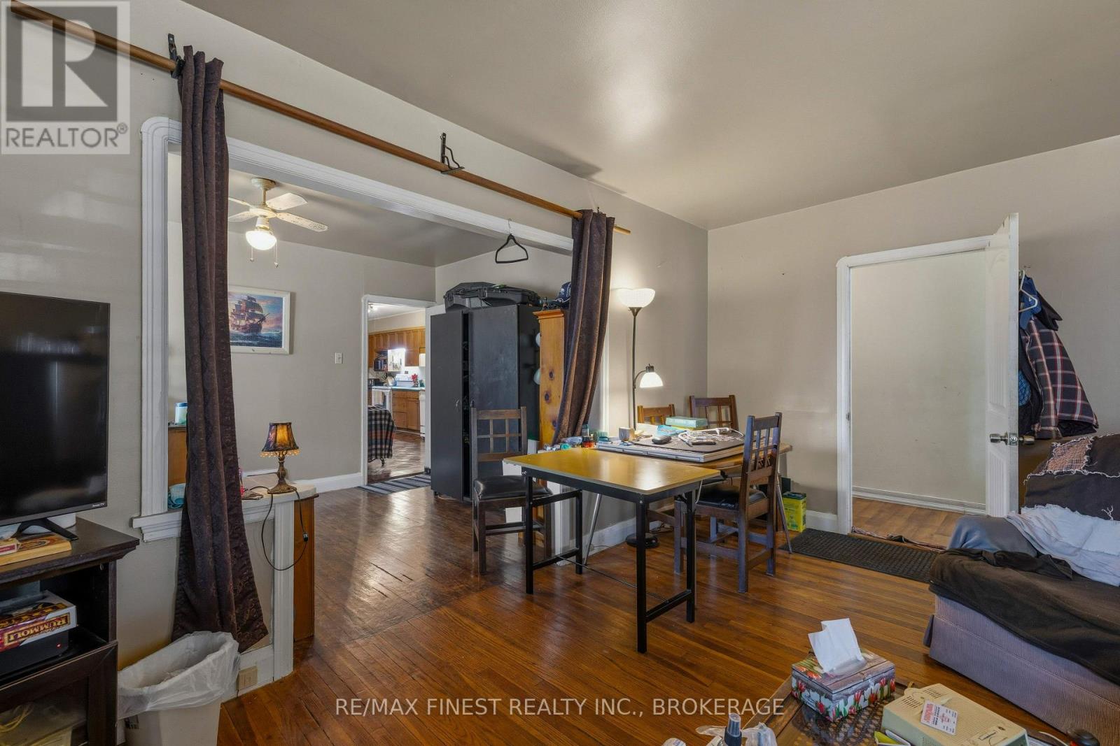 45 GRAHAM STREET W - 5