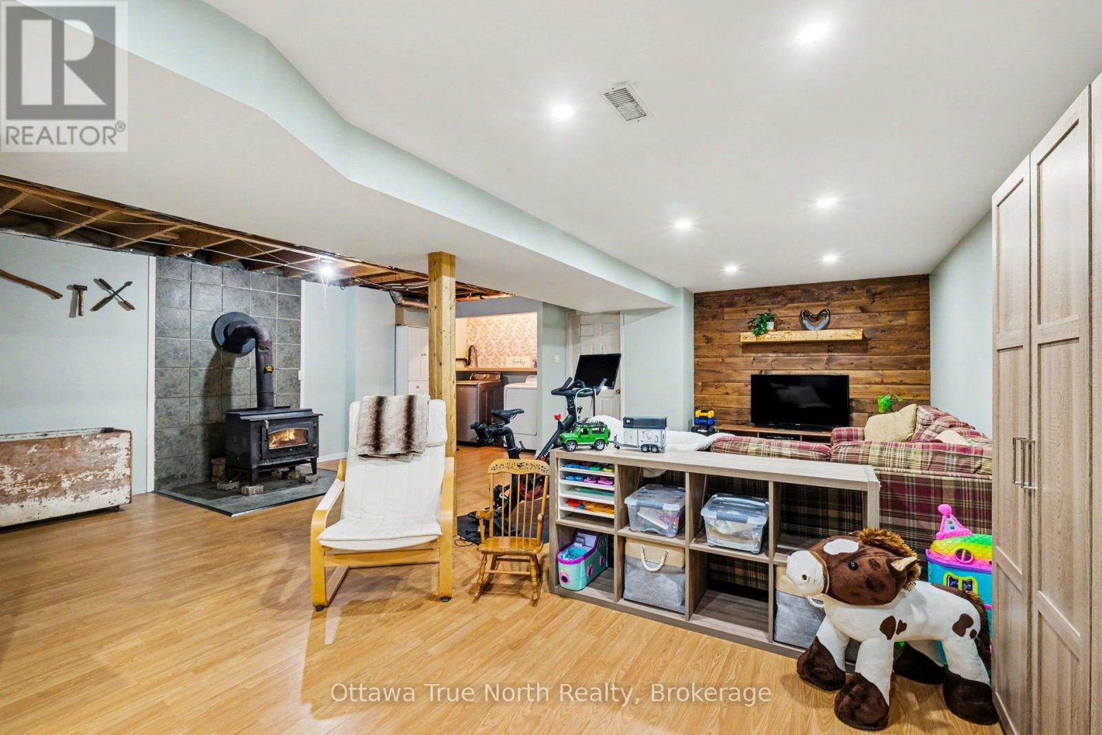 464 CRAIG ROAD - 25