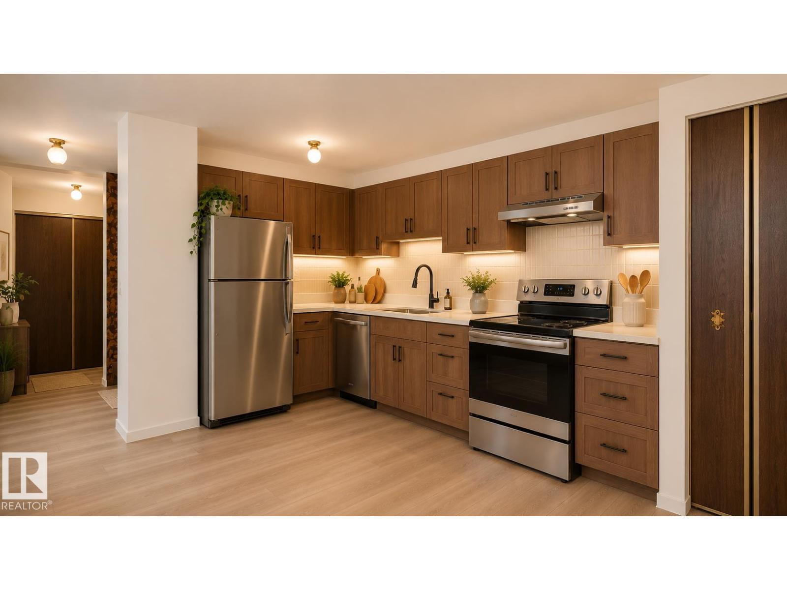 17912 77 AV NW - 18