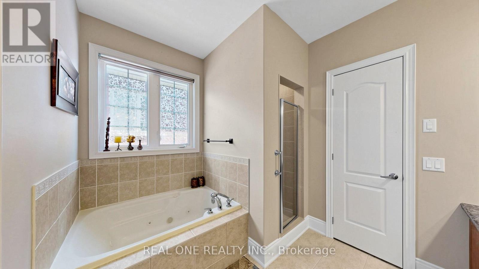 58 EMERALD HTS DRIVE - 21