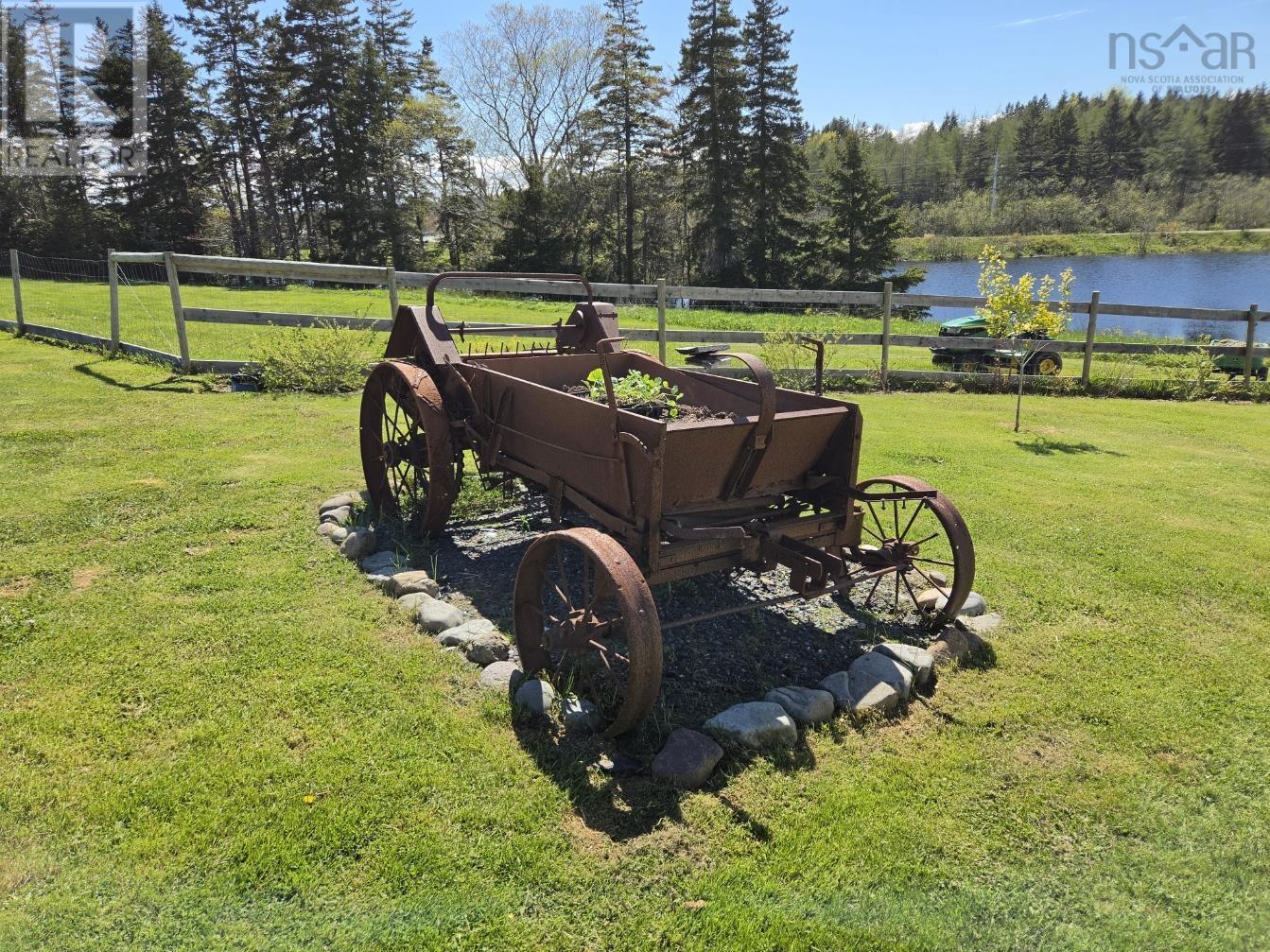 36 Carr Rd - 22