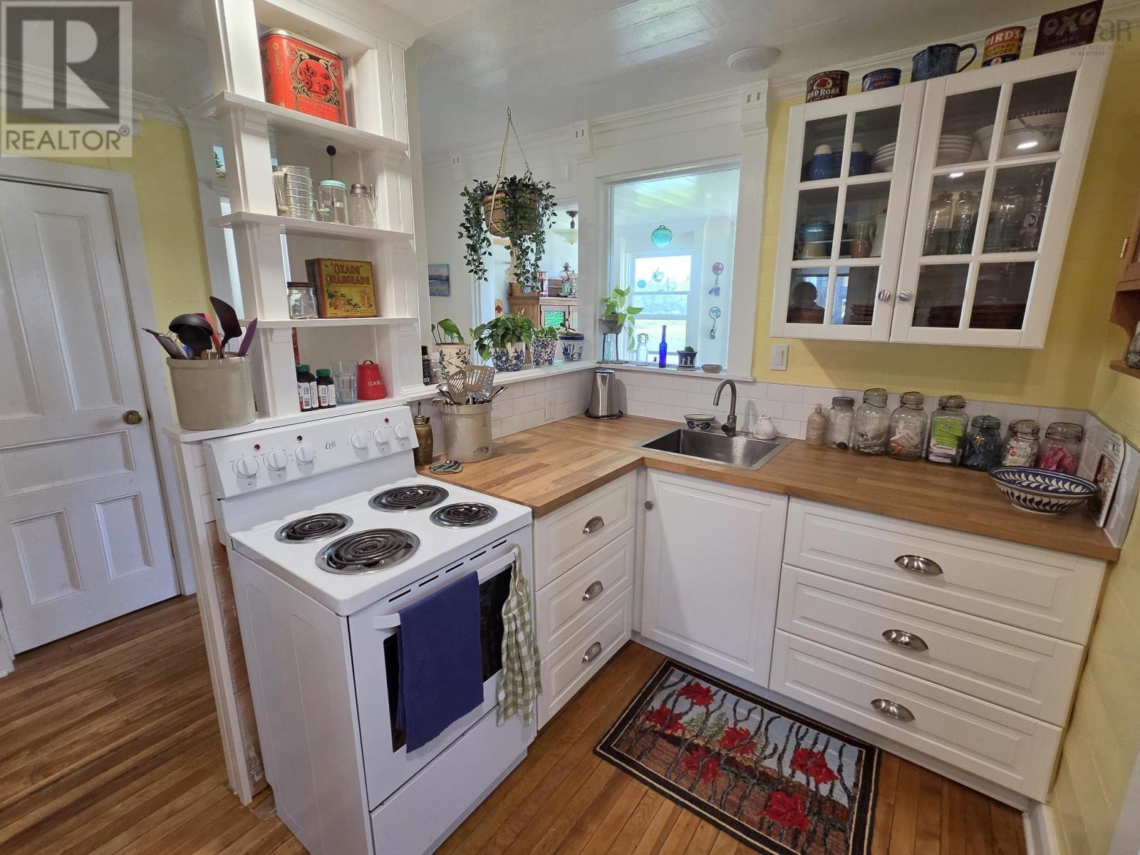 36 Carr Rd - 11