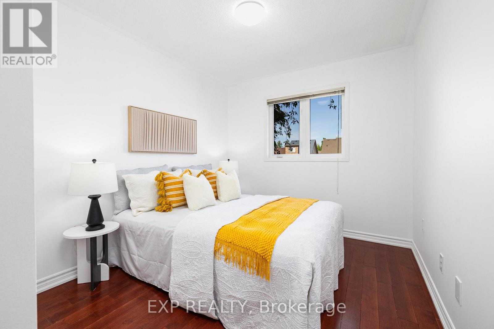 29 QUEENS PLATE DRIVE - 31