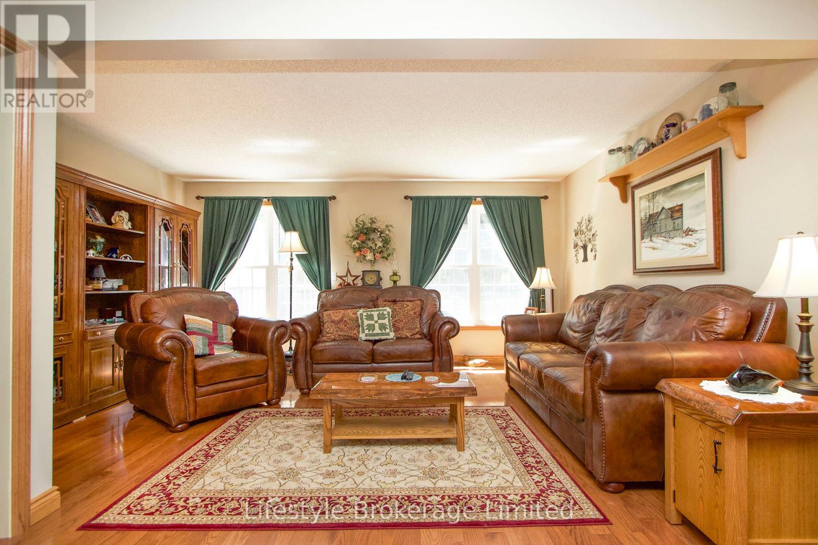 97 HART BOULEVARD - 15