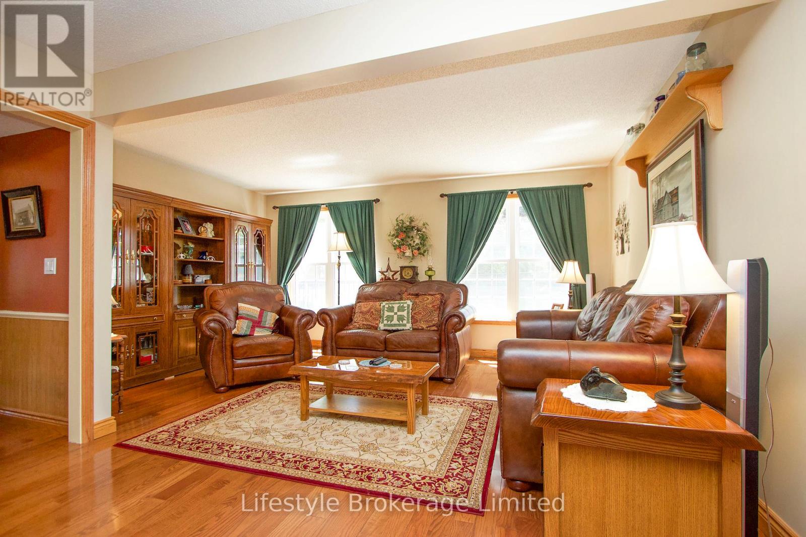 97 HART BOULEVARD - 14