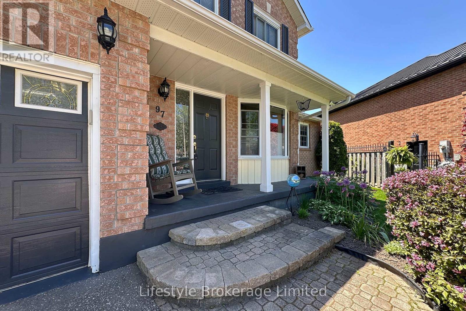 97 HART BOULEVARD - 3