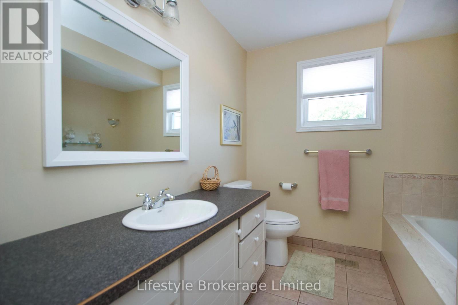 97 HART BOULEVARD - 28