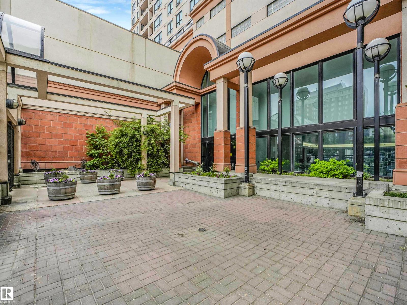 #1005 9939 109 ST NW - 3