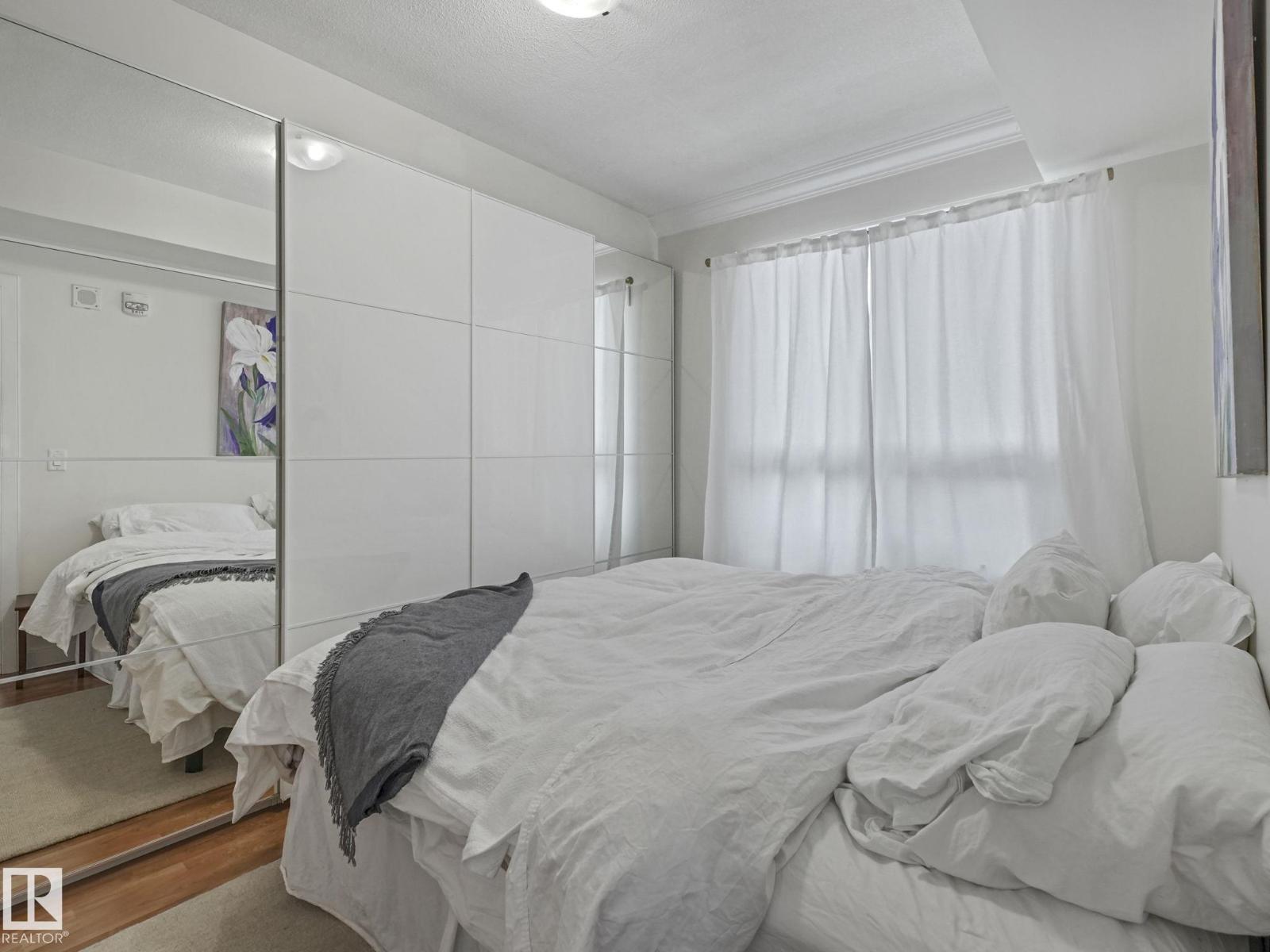 #1005 9939 109 ST NW - 29