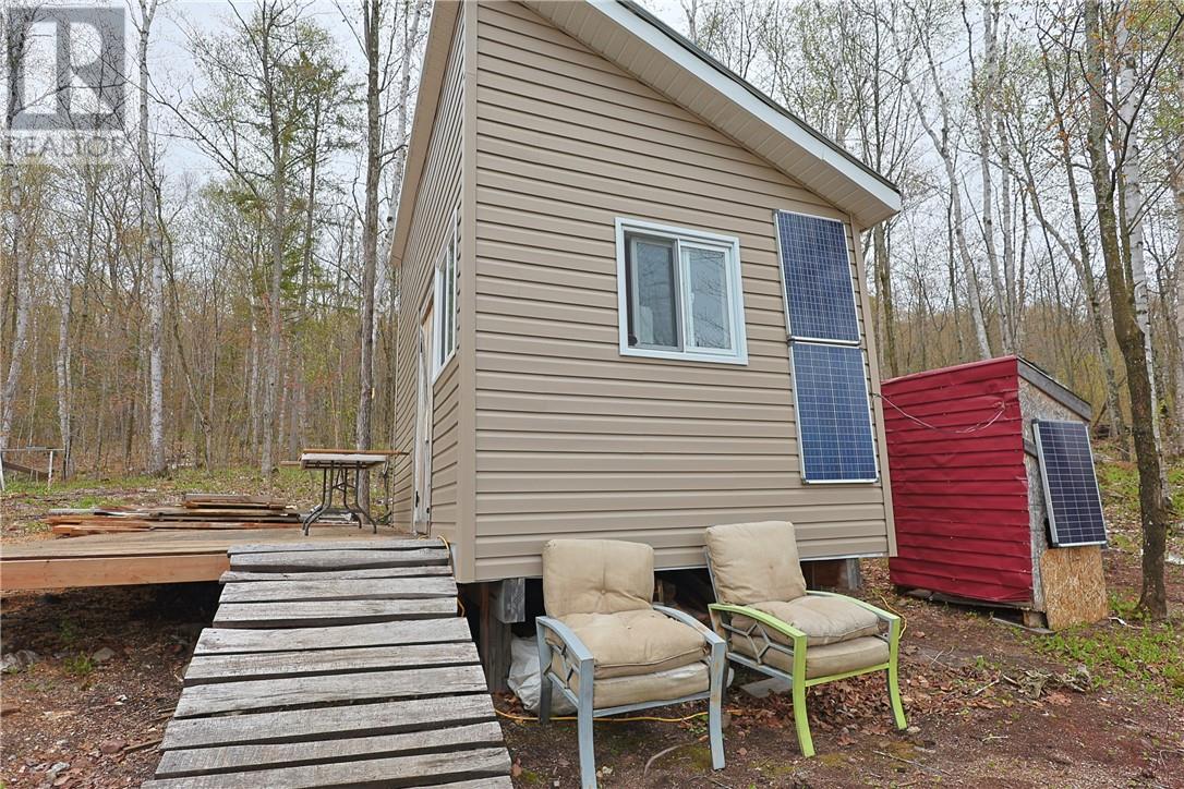 872 Dunlop Water Access - Image 48