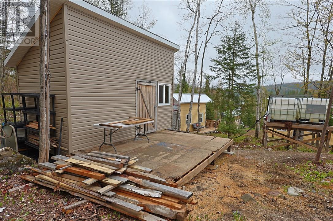 872 Dunlop Water Access - Image 50