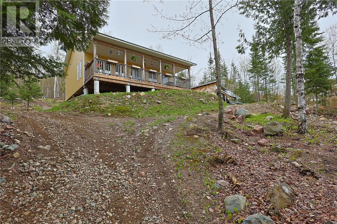 872 Dunlop Water Access - Image 53