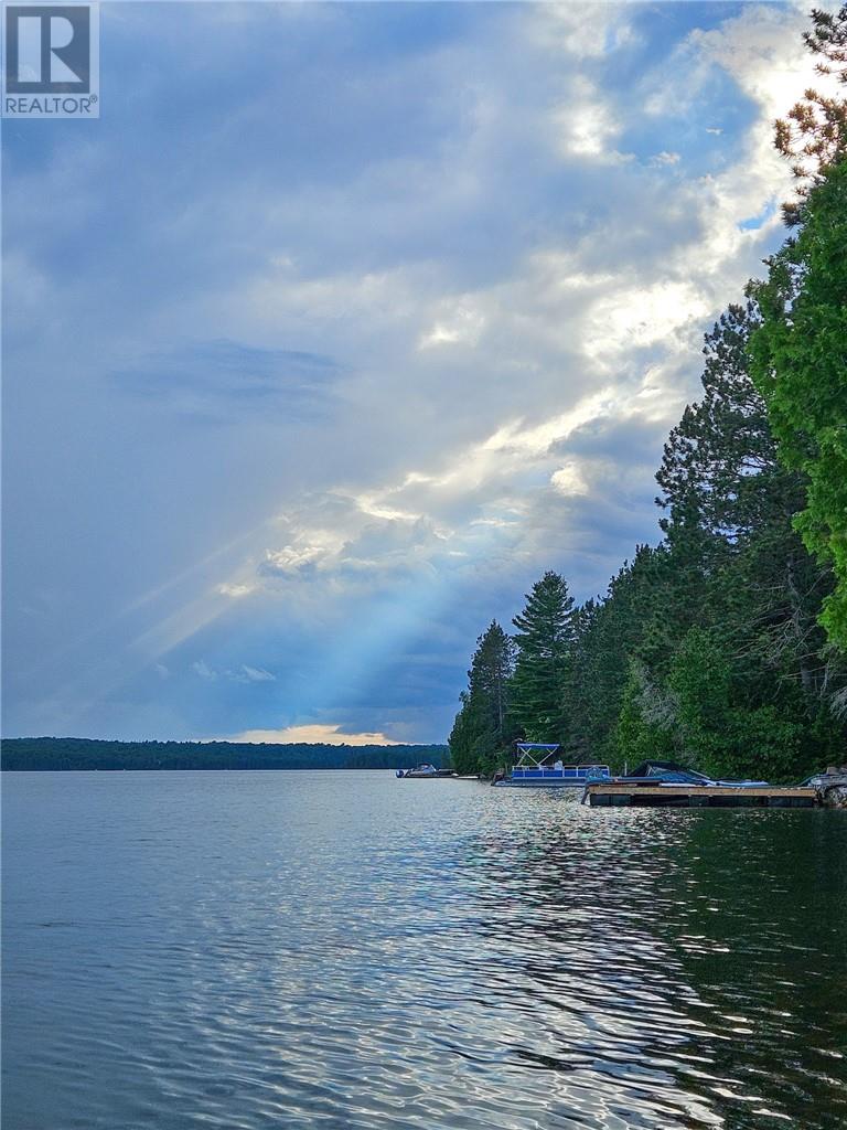 872 Dunlop Water Access - Image 74