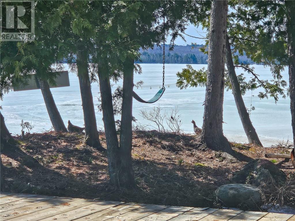 872 Dunlop Water Access - Image 77