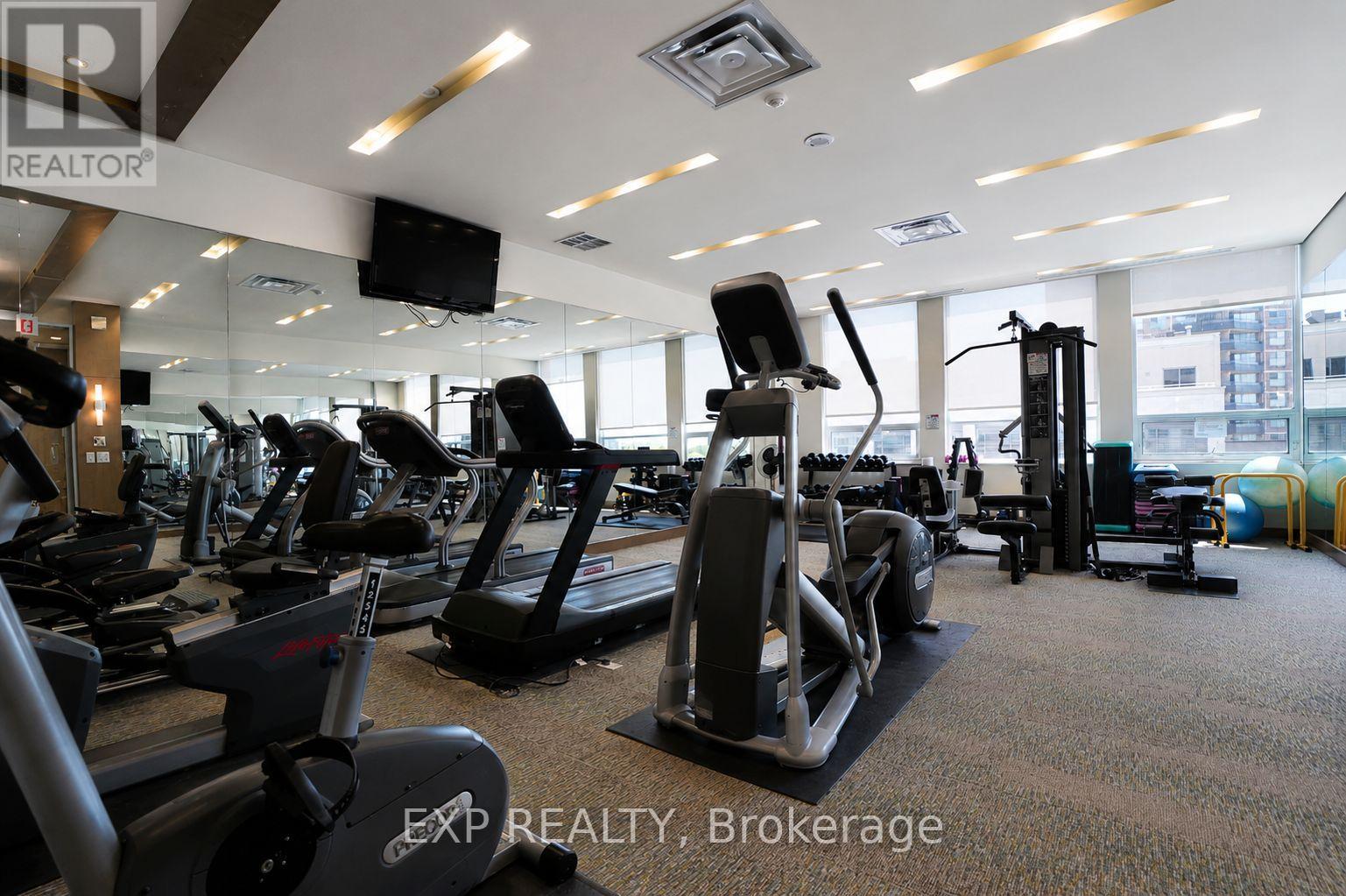 #404 500 ST CLAIR AVENUE W - 18