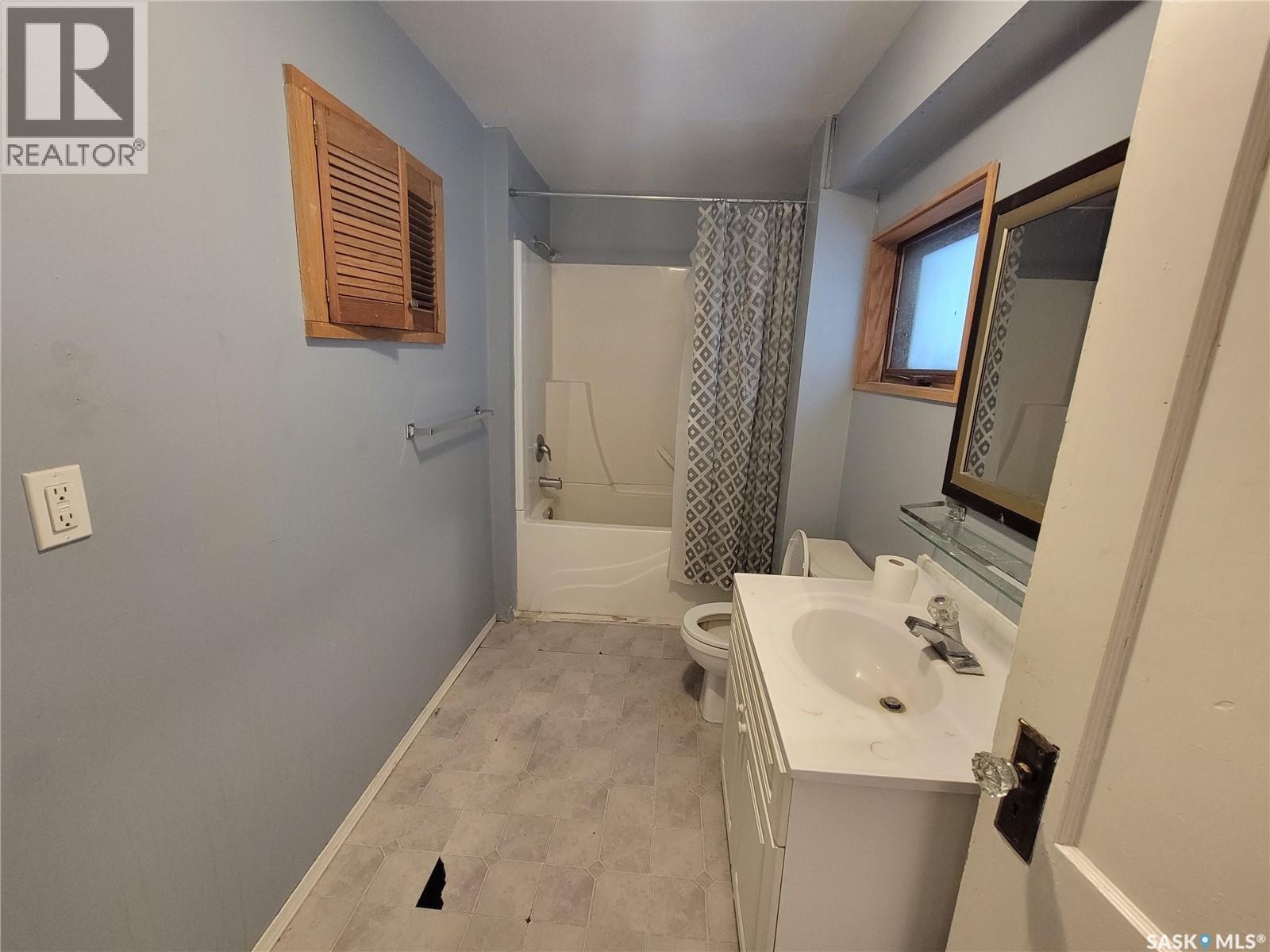 223 2nd AVENUE E — photo 15