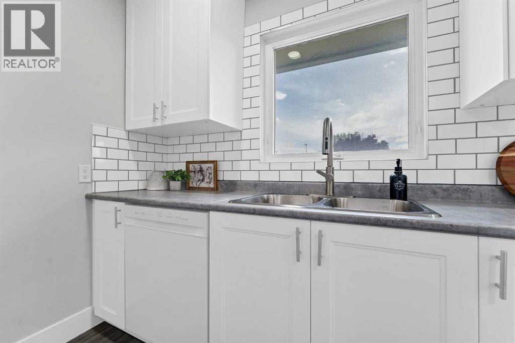 212 11 Street NE - 18
