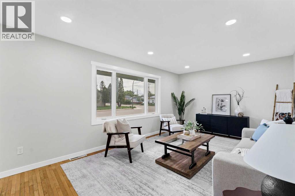 212 11 Street NE - 8