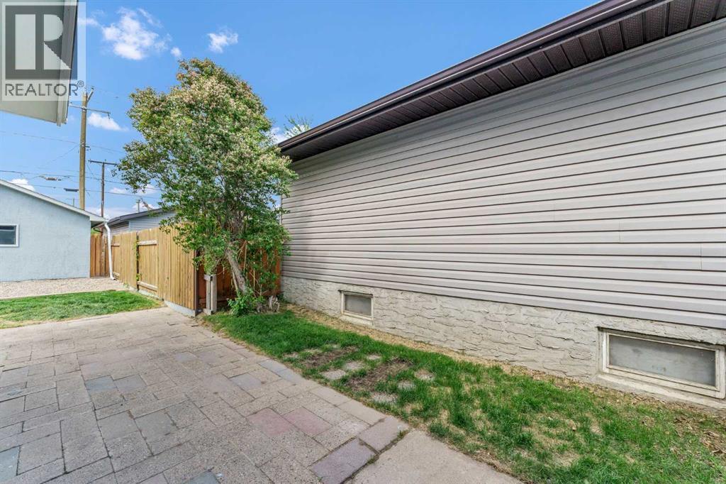 212 11 Street NE - 41