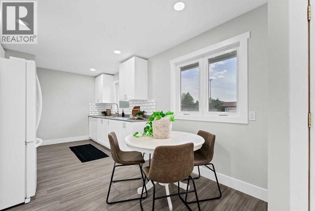 212 11 Street NE - 11