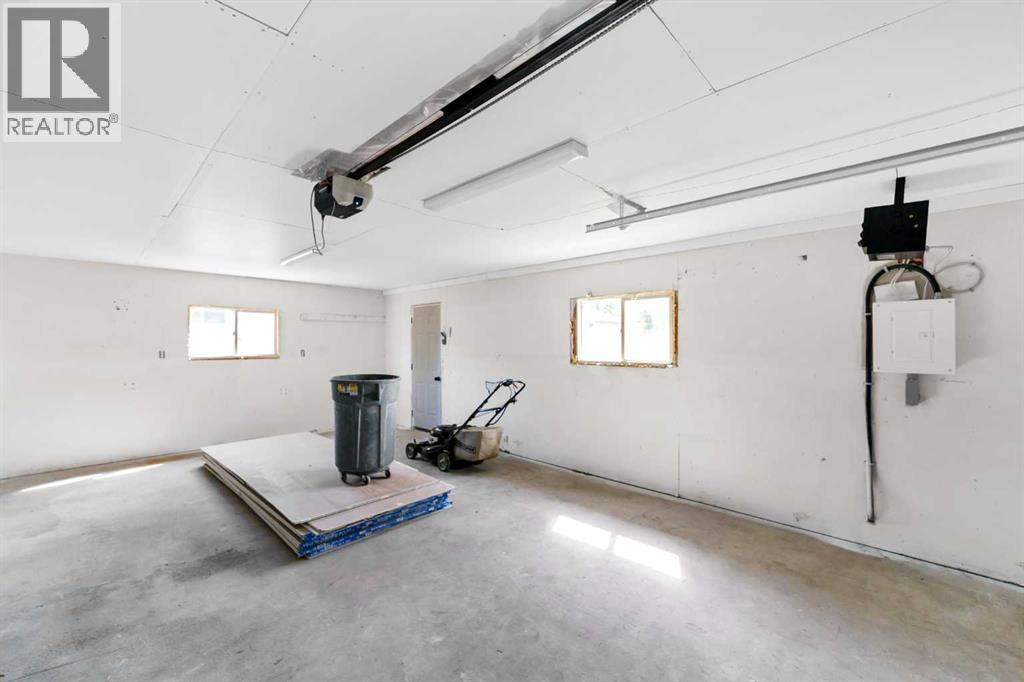 212 11 Street NE - 49