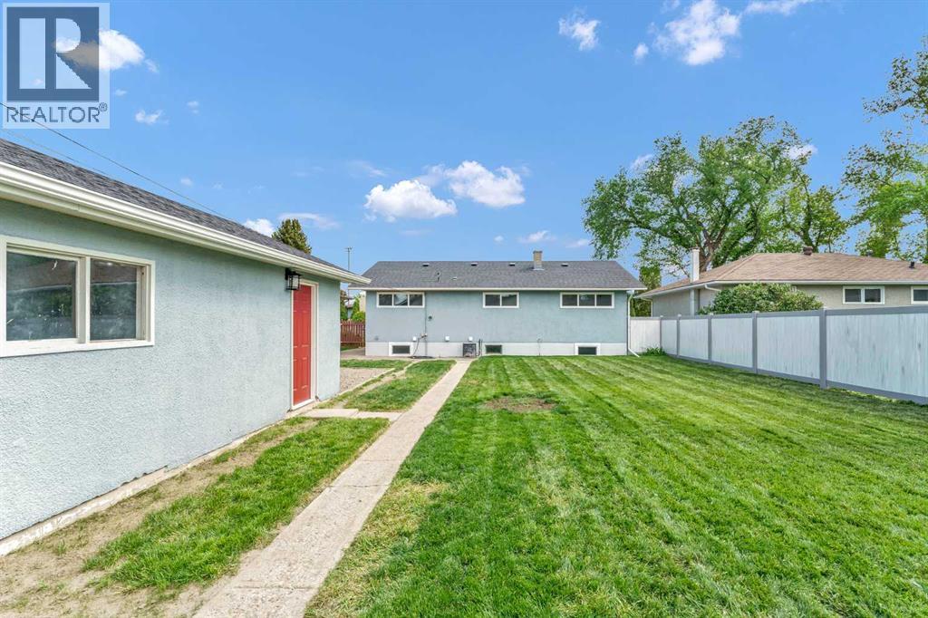 212 11 Street NE - 45