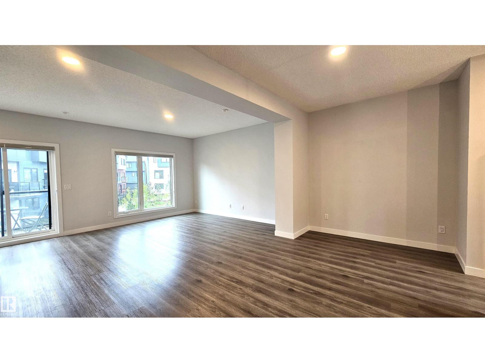 #82 11910 35 AV SW - 26