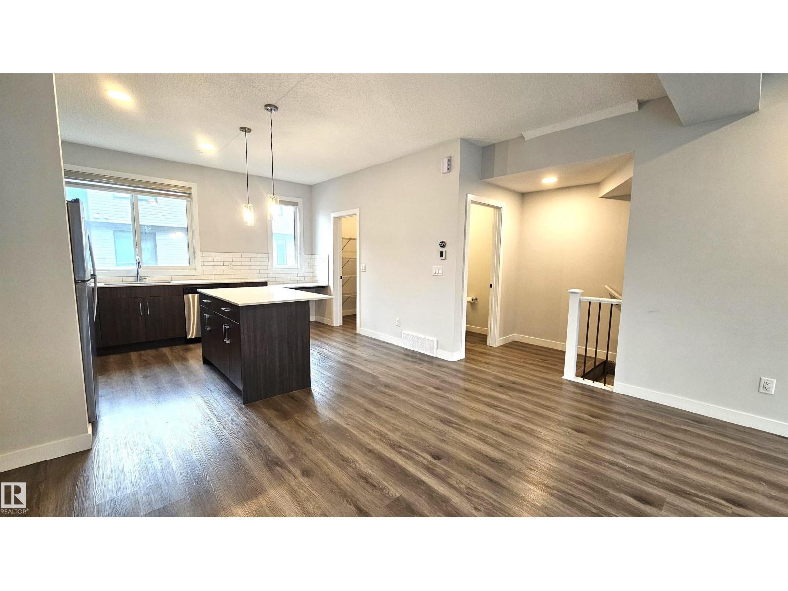 #82 11910 35 AV SW - 21