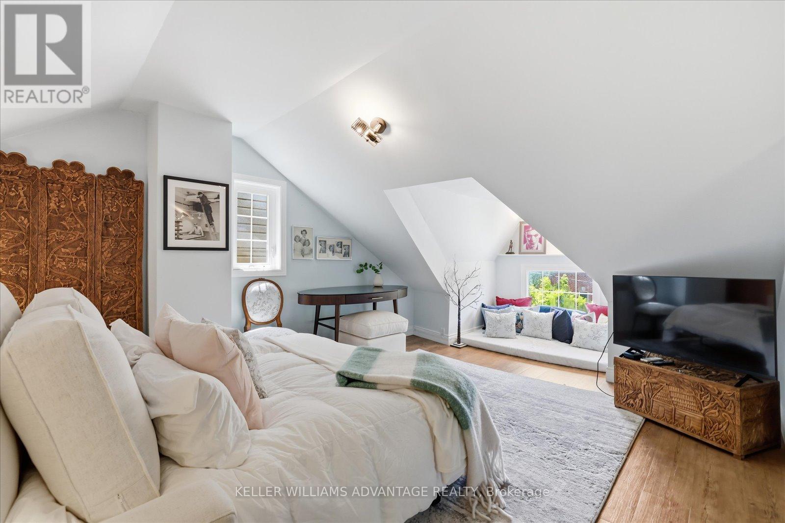 117A PAPE AVENUE - 22
