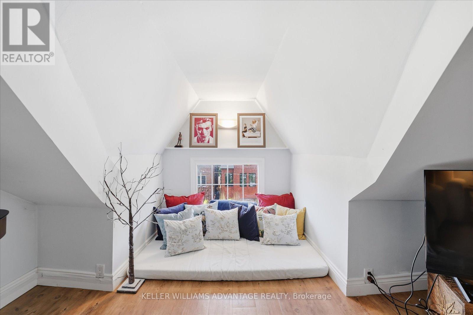 117A PAPE AVENUE - 25