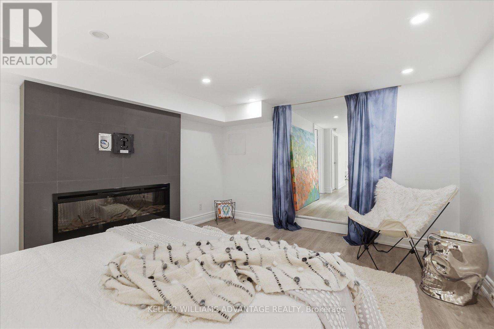117A PAPE AVENUE - 32
