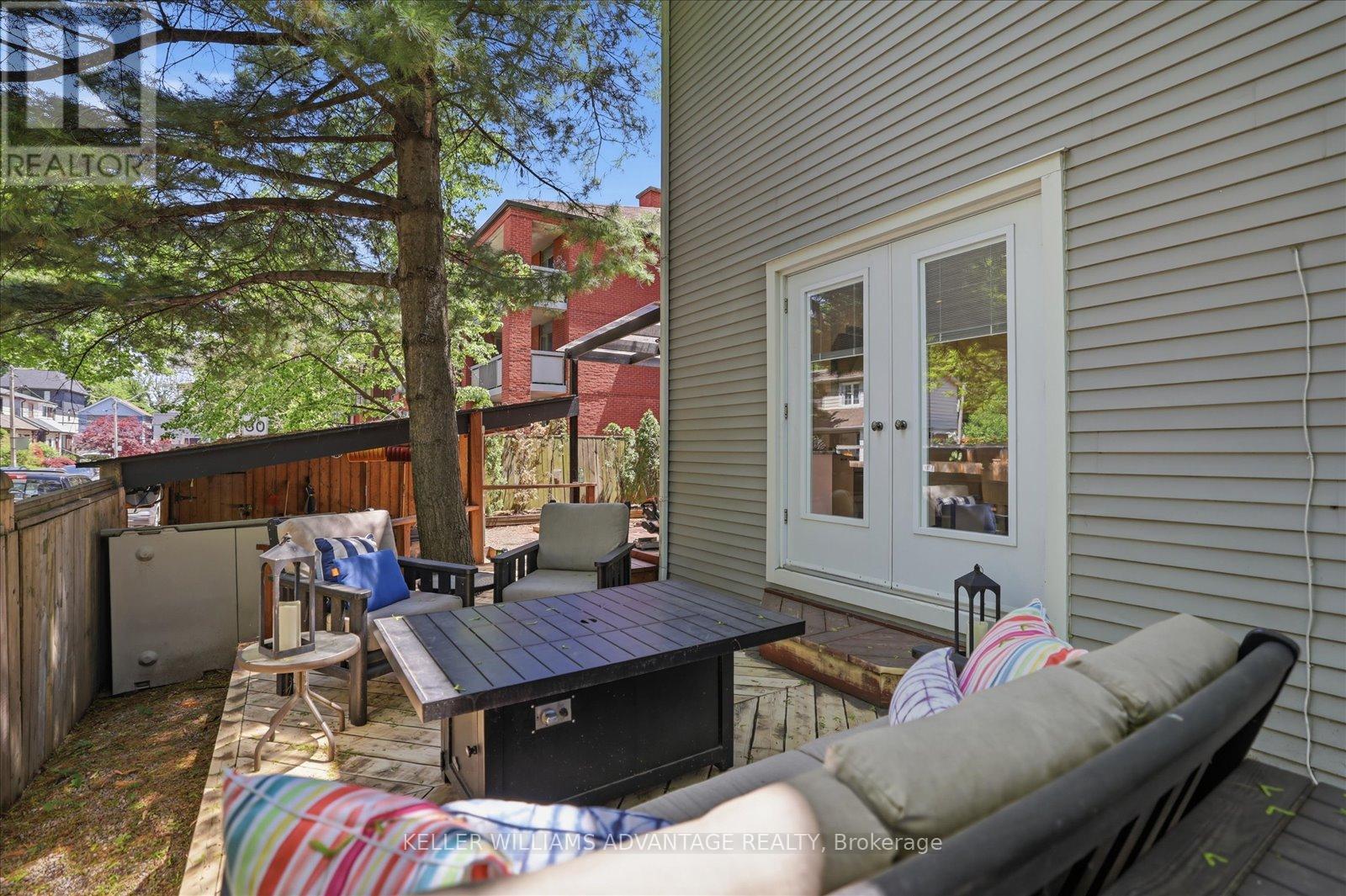 117A PAPE AVENUE - 34