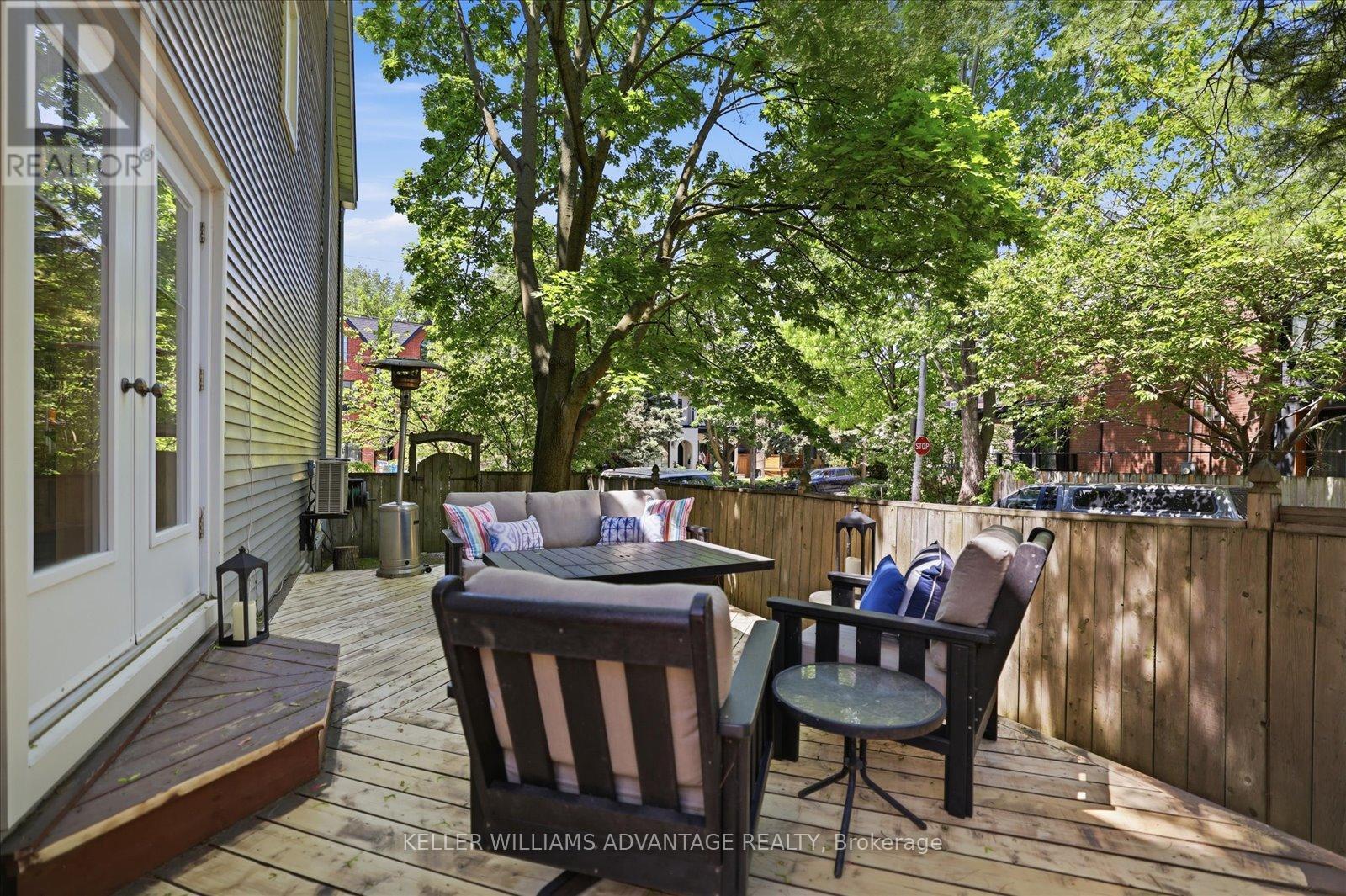 117A PAPE AVENUE - 35
