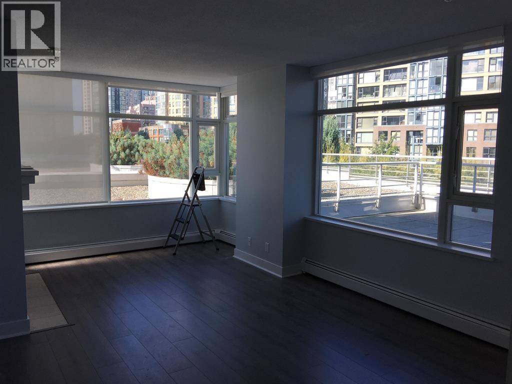 xx1 198 AQUARIUS MEWS, Vancouver
