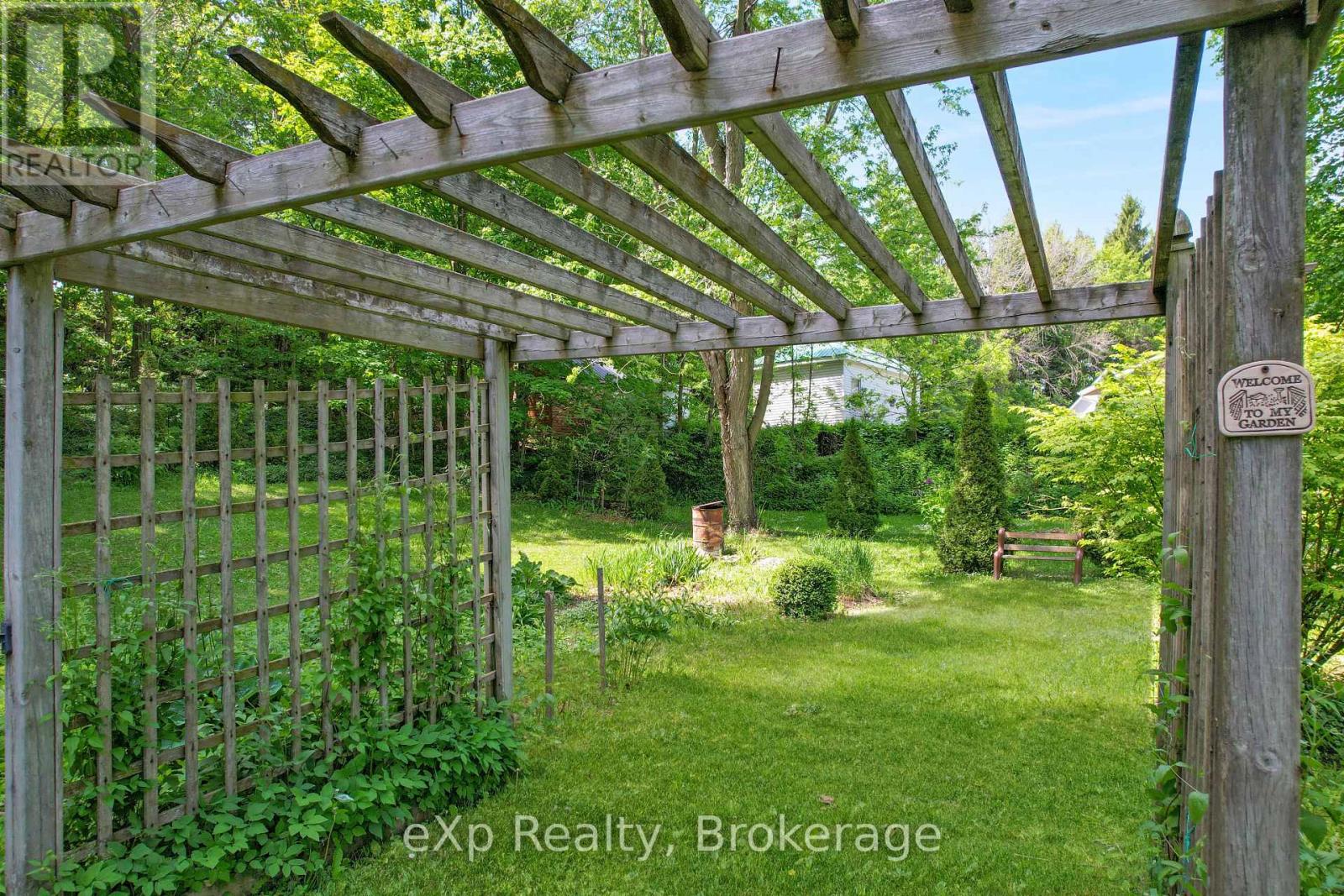 448 LAKE ROSALIND ROAD 4 - 34