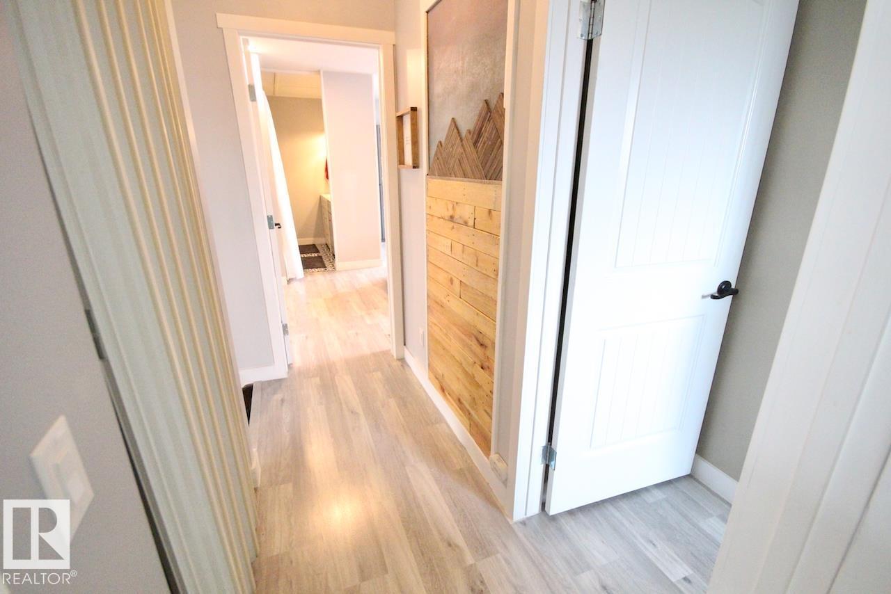 19036 72A AV NW - 27