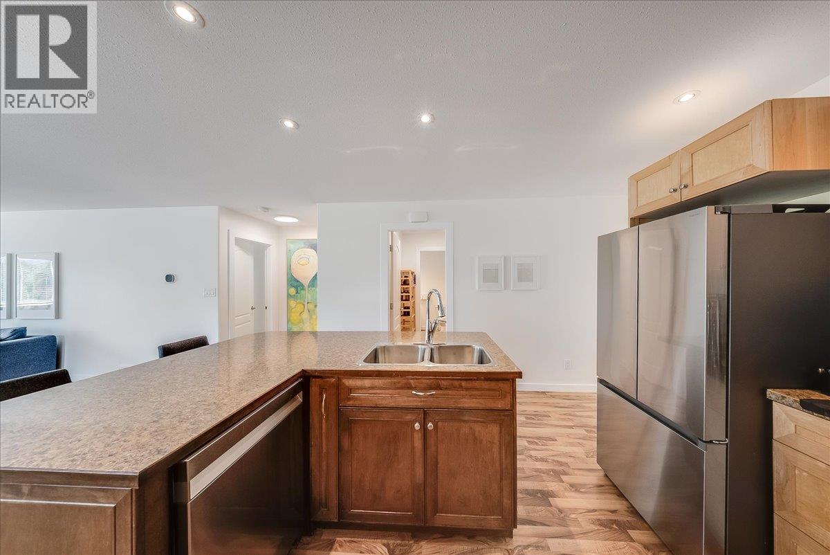 1214 Heather Place, Trail