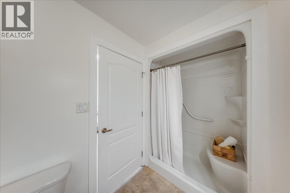 1214 Heather Place, Trail