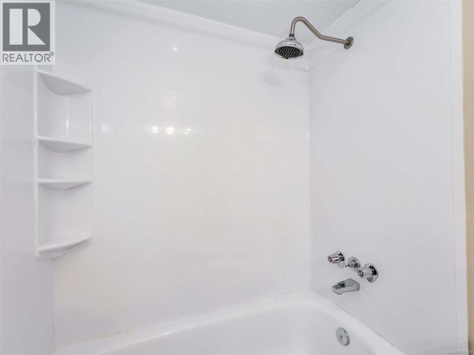 209 1655 Begbie St, Victoria