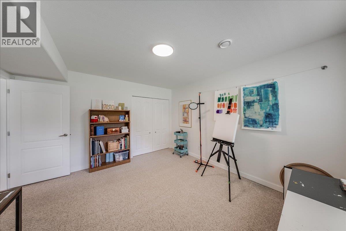1214 Heather Place, Trail