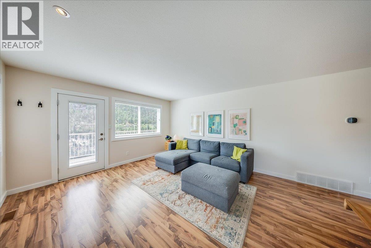 1214 Heather Place, Trail