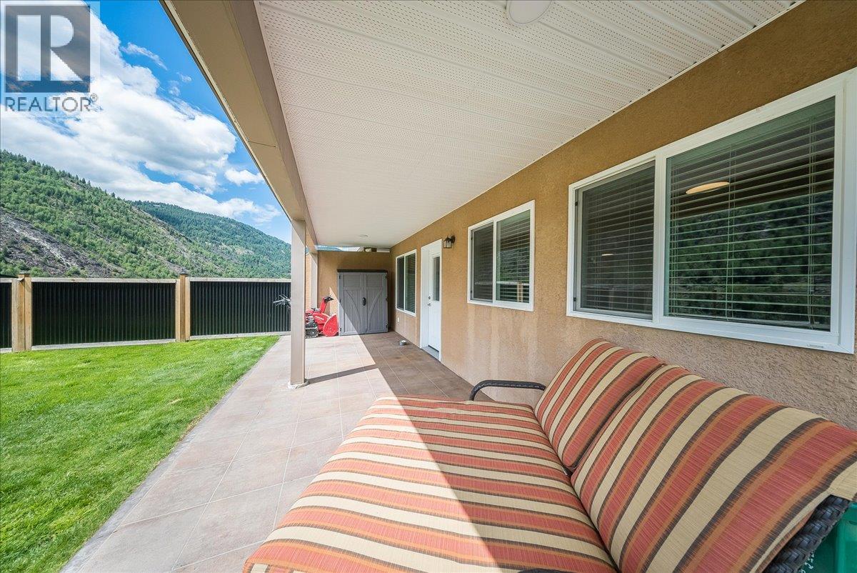 1214 Heather Place, Trail