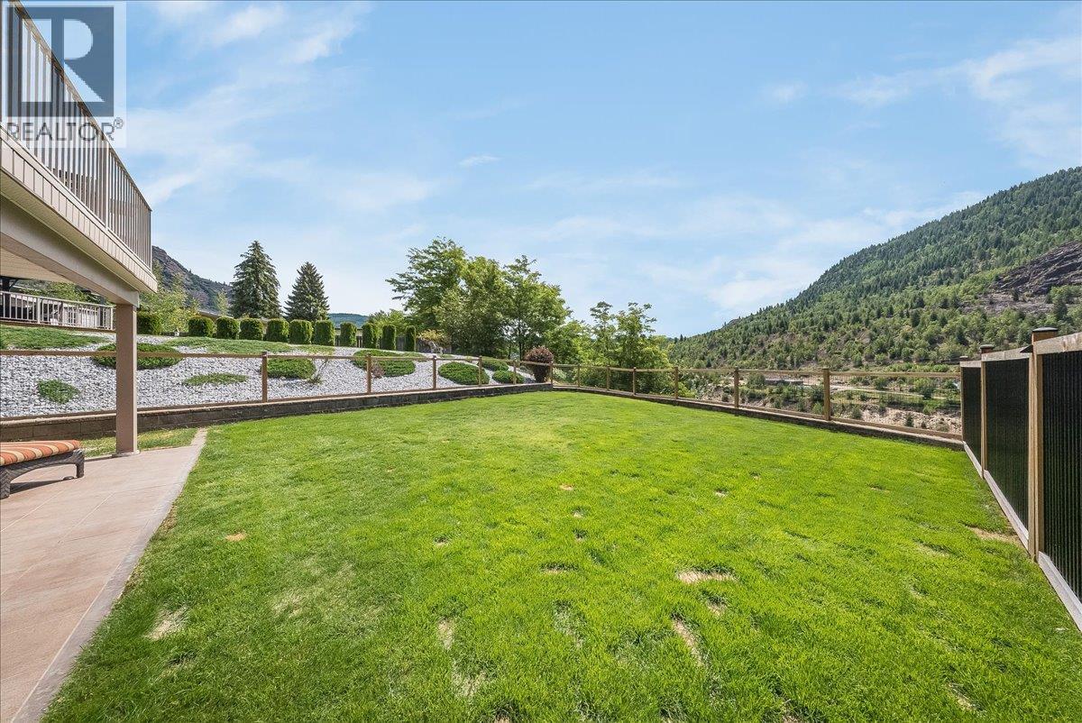 1214 Heather Place, Trail