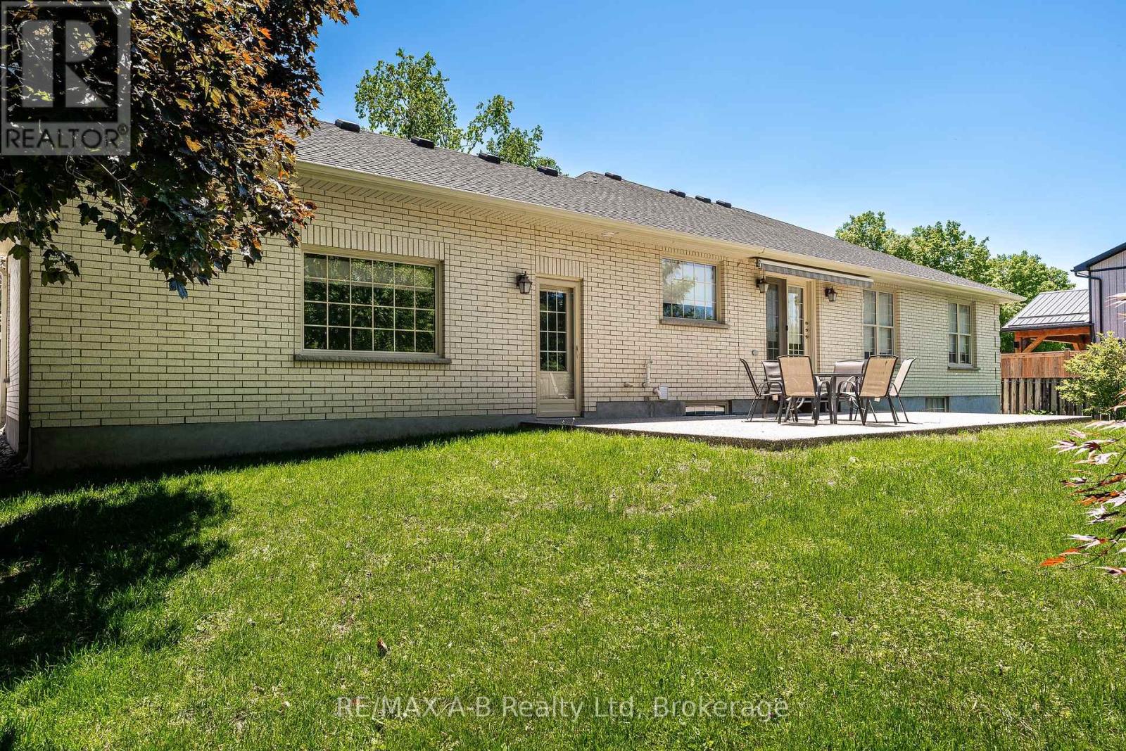 466 WATER STREET S - 40