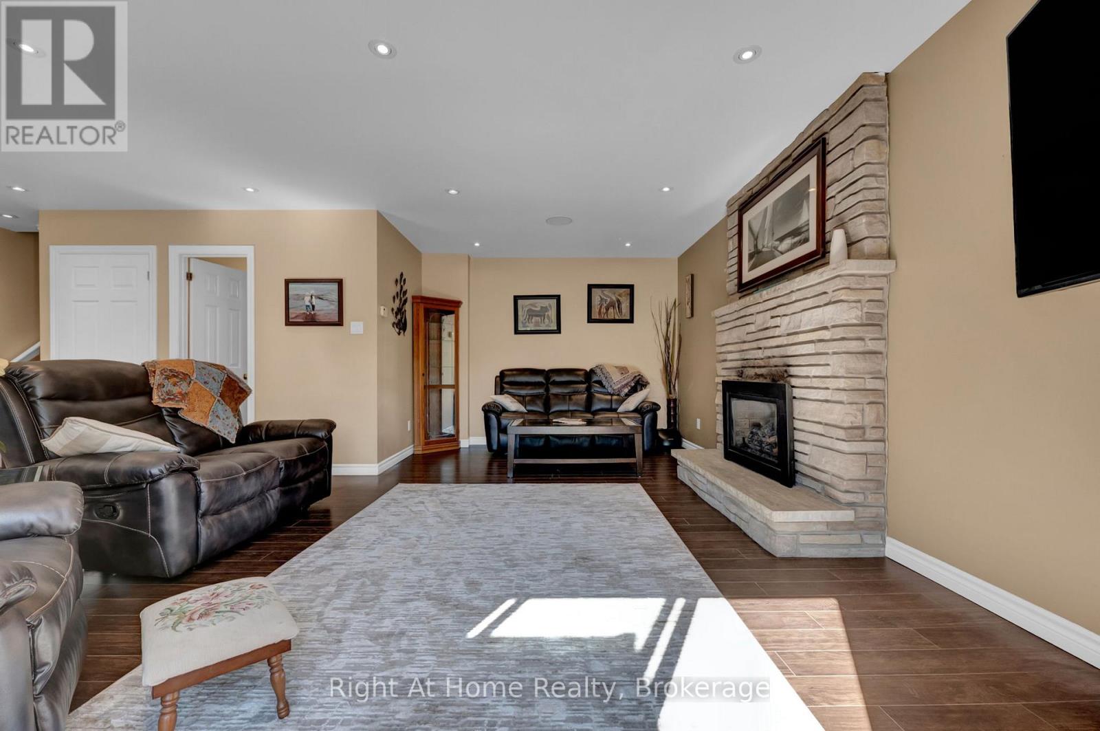 5751 MAIN STREET - 10