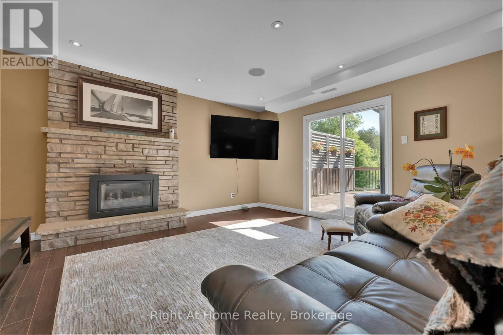 5751 MAIN STREET - 9