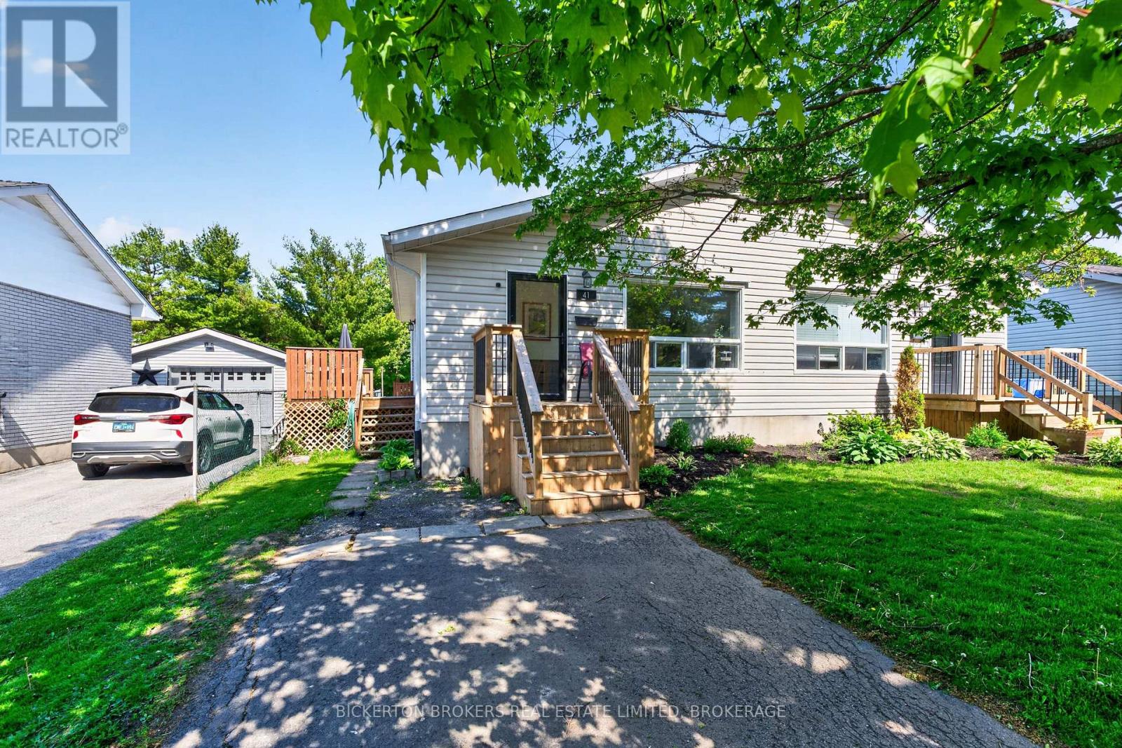 41 MAPLE STREET S - Image 2